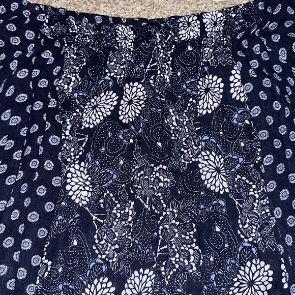 Like New Beautiful blue off the shoulders Dorsey Perkins blouse - Picture 6 of 12